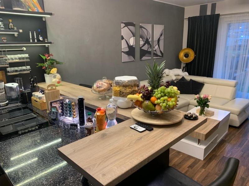 Krejcarek Garden Apartment Прага Екстер'єр фото